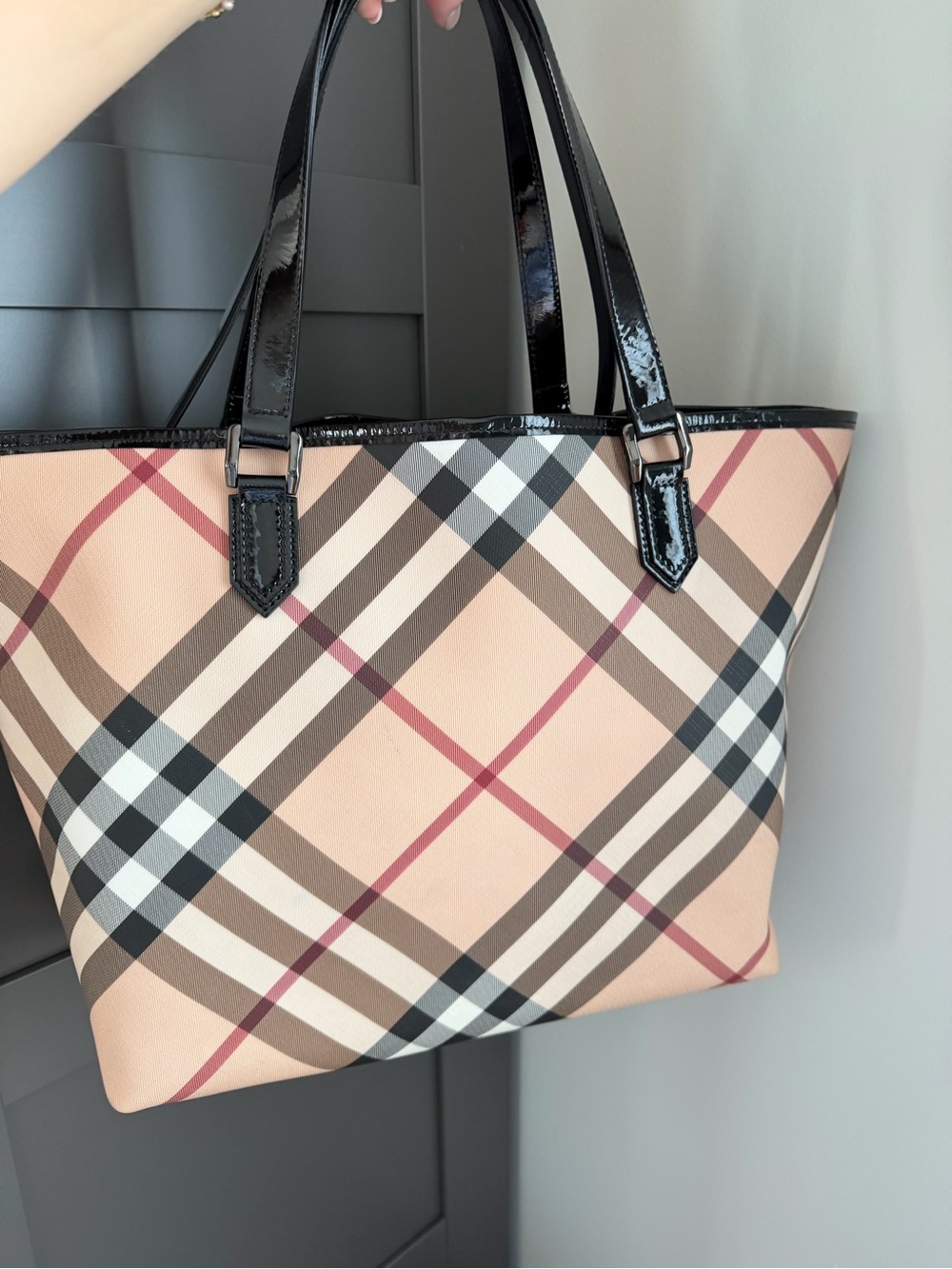 Checked Tote Bag with Black Patent Handles - Beige Plaid